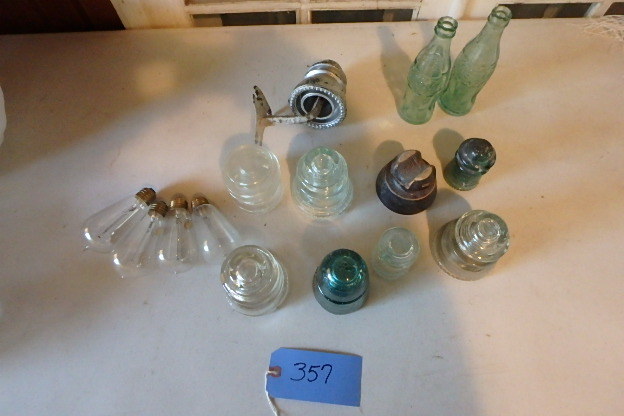 lot 357 image: Insulator Collection, Vintage Bulbs