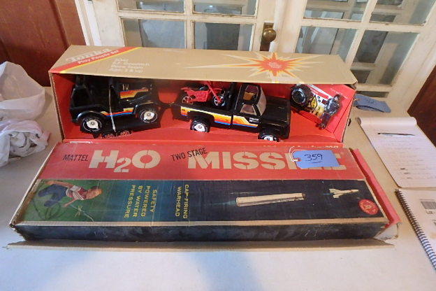 lot 359 image: Mattel Rocket Set, Tonka