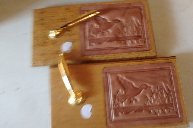 lot 378 image: Box of Stuff