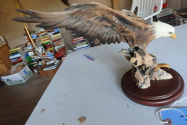 lot 386 image: Cool One Sided Eagle