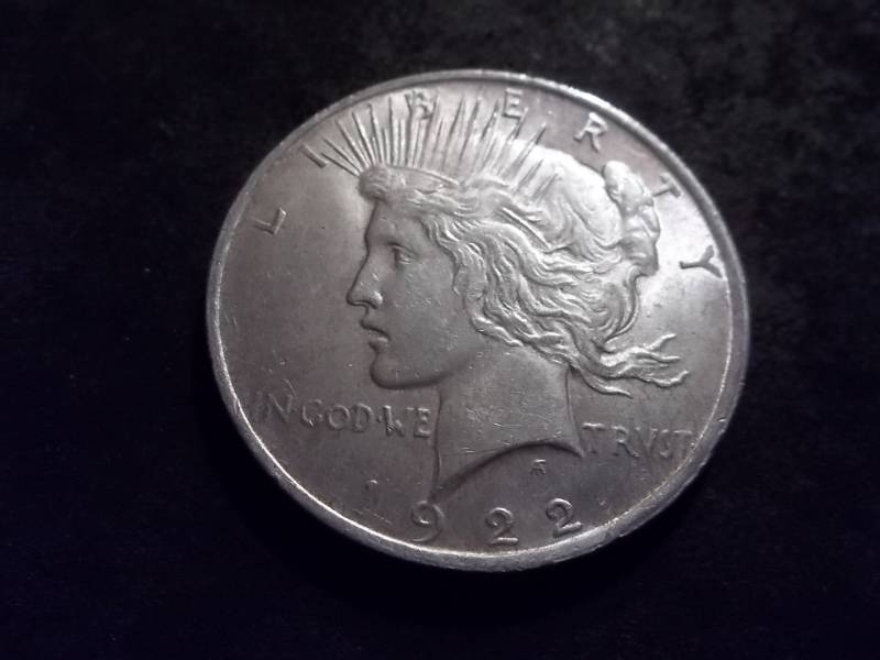 lot 72 image: 1922  Silver Peace Dollar