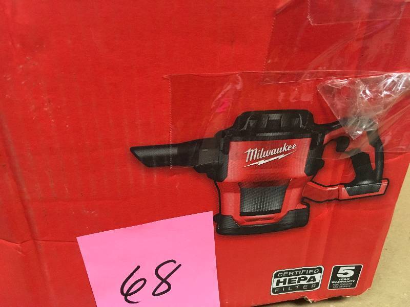 lot 68 image: Milwaukee M18 18-Volt Lithium-Ion Cordless Compact Vacuum (Tool-Only used in working condition