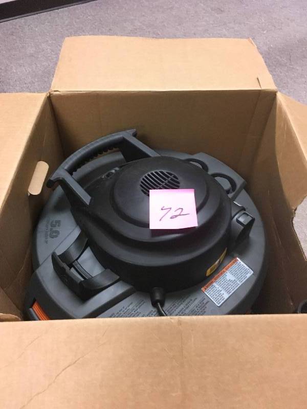 lot 72 image: Ridgid 16 Gal. 5.0-Peak HP WetDry Vac used in working condition