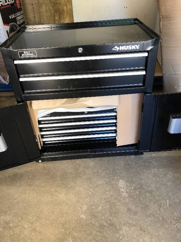lot 113 image: Husky 26 in. 6-Drawer Tool Chest and Rolling Tool Cabinet Set, Black