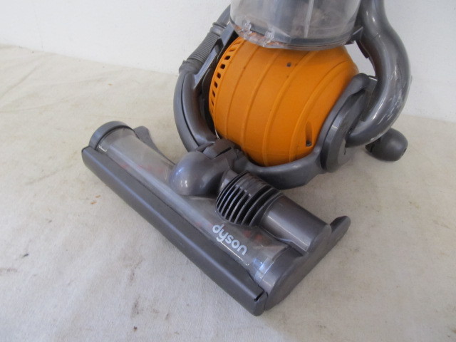 lot 135 image: Working DYSON Ball DC-25 Vacuum Cleaner