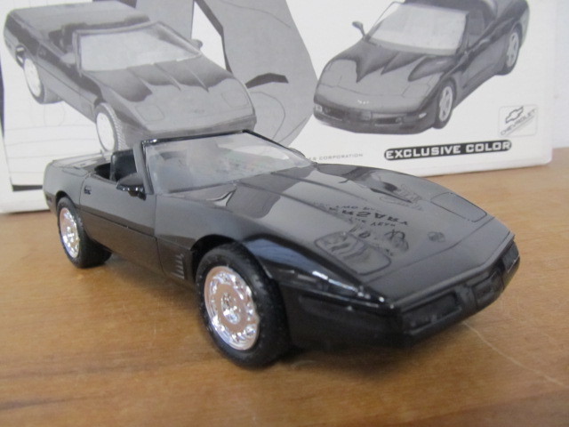 lot 141 image: 2 CORVETTE Diecast Cars