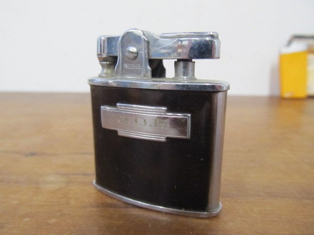 lot 142 image: Lot of Vintage Cigarette Lighters
