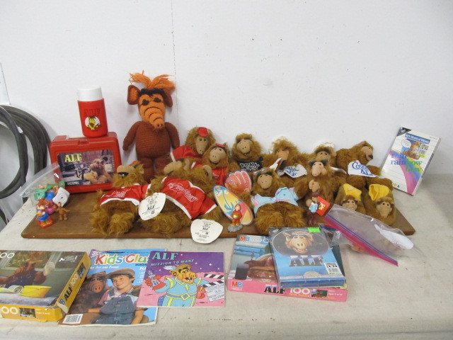lot 154 image: HUGE Lot of Vintage 80s ALF Collectibles