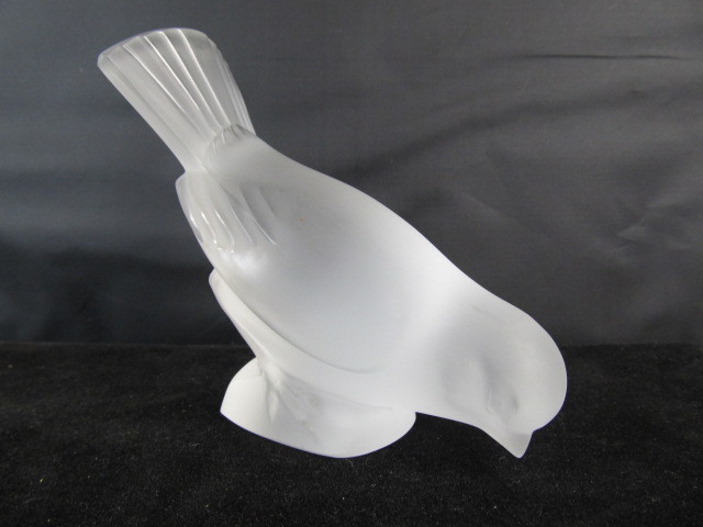 lot 9 image: Authentic Signed LALIQUE Frosted Art Glass Bird Figurine