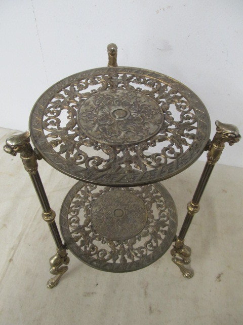 lot 25 image: Vintage Ornate Brass End Table Plant Stand