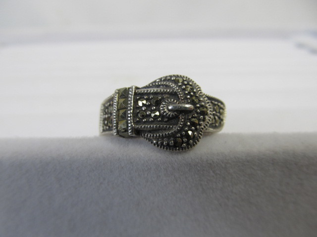lot 92 image: Signed Vintage JUDITH JACK Sterling Silver & Marcasite Belt Ring - Size 10
