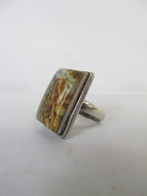 lot 93 image: Large Sterling Silver Ring wBeautiful Jasper Inset - Size 8.5-9