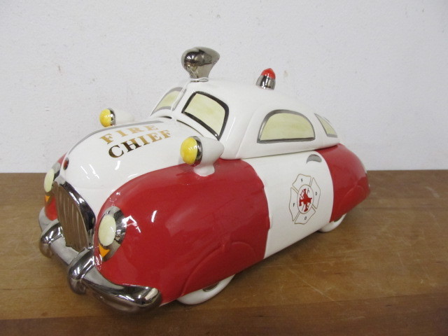 lot 110 image: Fire Chief Radio Dispatch Car Cookie Jar