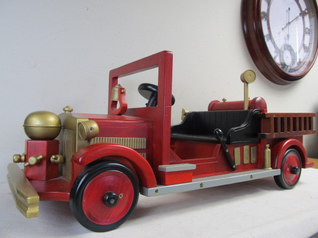 lot 2 image: LARGE Mint Condition Wooden Fire Truck