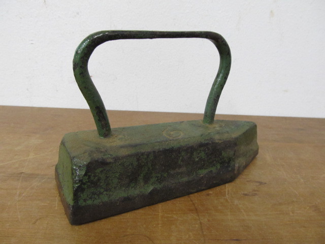 lot 106 image: Antique 19th Century Painted Iron