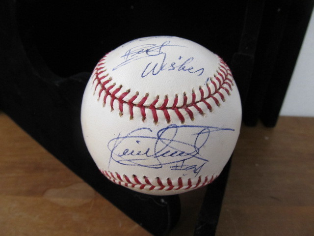 lot 39 image: Authentic Signed KIRBY PUCKETT Baseball