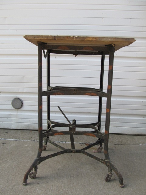 lot 47 image: Original Vintage Machine Age 1920s TOLEDO Industrial Rolling Table
