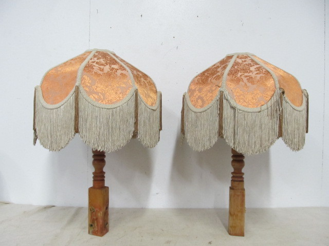 lot 182 image: NICE Matching Pair of Vintage Fancy Parlor Lamp Shades