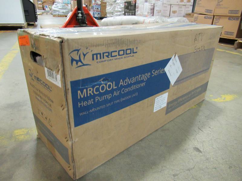lot 49 image: MRCOOL ADVANTAGE 9,000BTU, DUCTLESS MINI SPLIT AIR CONDITIONER AND HEAT PUMP - INDOOR