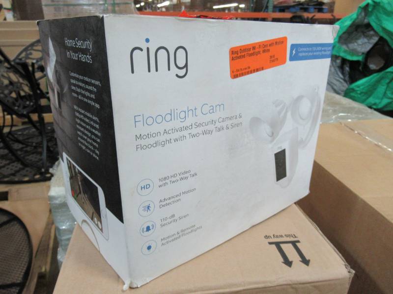 lot 88 image: RING OUTDOOR WI-FI CAM WITH MOTION ACTIVATED FLOODLIGHT, WHITE