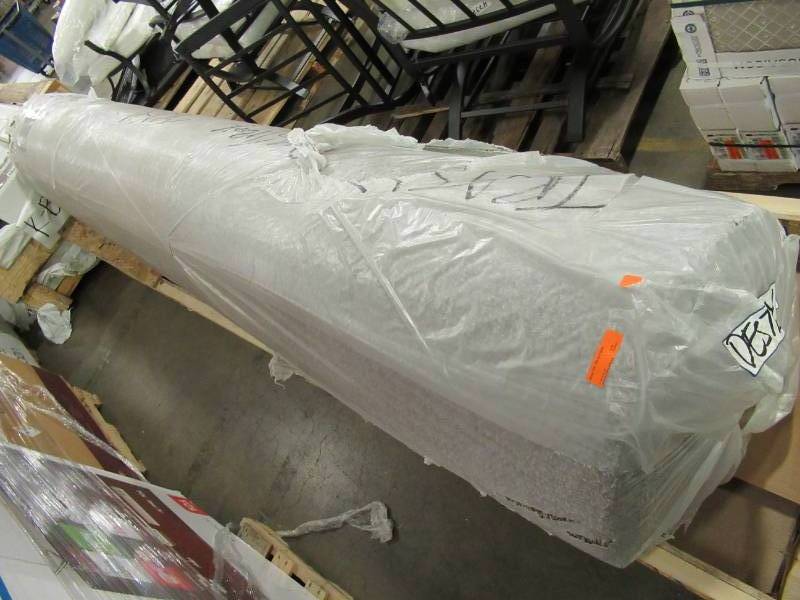 lot 143 image: LARGE ROLL OF SPECKLED POLY CARPET 175-200 SQ FT
