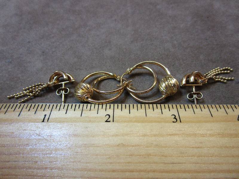 lot 127 image: PAIR 14K YELLOW GOLD FANCY EARRINGS, 4.6 GRAMS