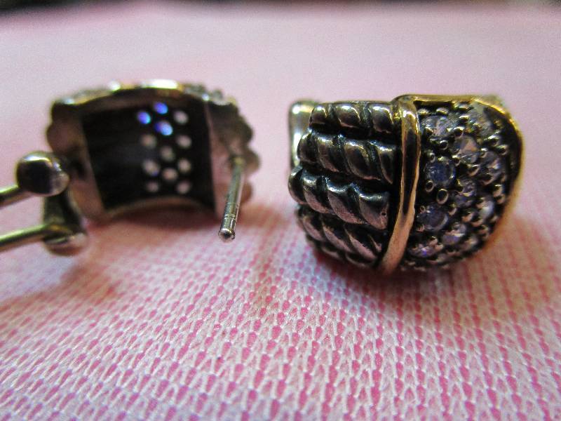 lot 128 image: GORGEOUS CZ92514K OMEGA BACK DESIGNER STYLE EARRINGS