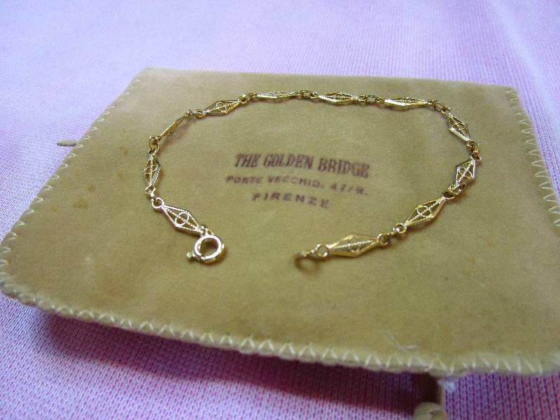 lot 154 image: 18K YELLOW GOLD 7 12 FILIGREE BRACELET, 3.3 GRAMS