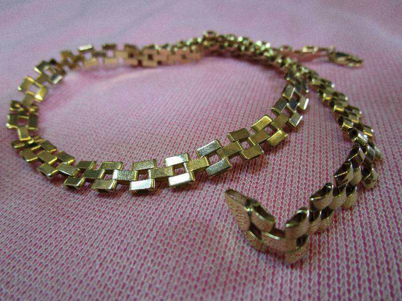lot 167 image: 10K 18 PANTHER LINK NECKLACE, 15 GRAMS