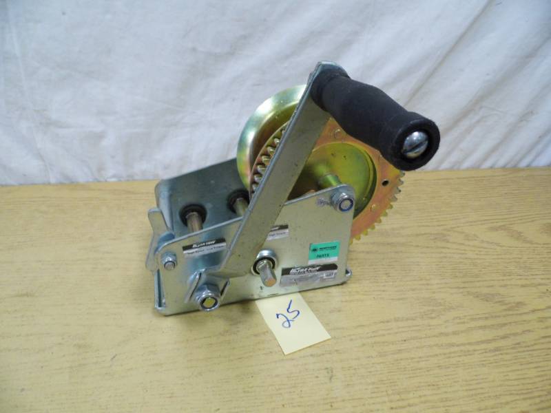 lot 25 image: Winch