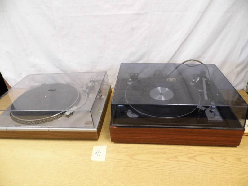 lot 41 image: Sanyo - Elac Turntables