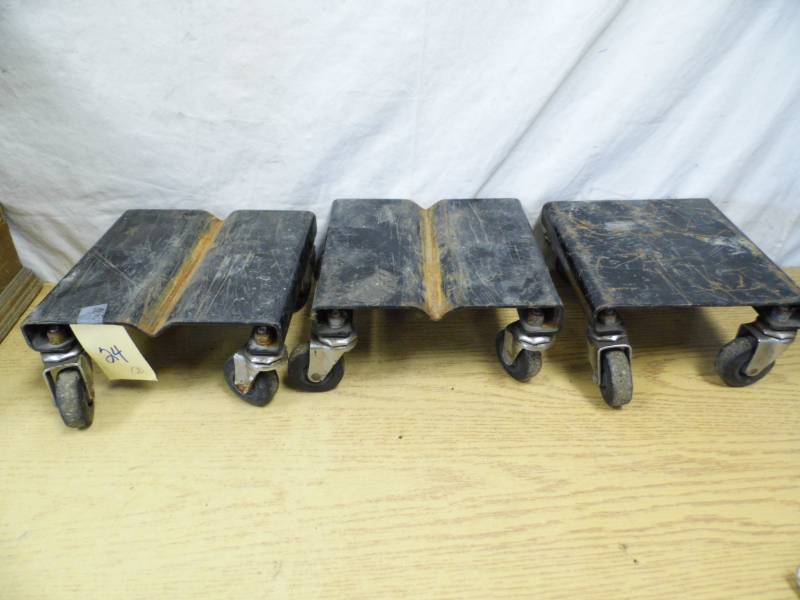 lot 24 image: Metal Movers