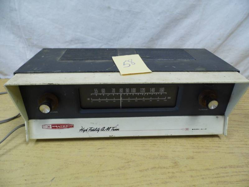 lot 58 image: Heathkit Radio