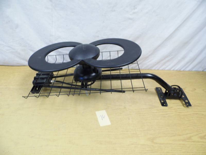 lot 76 image: TV Antenna