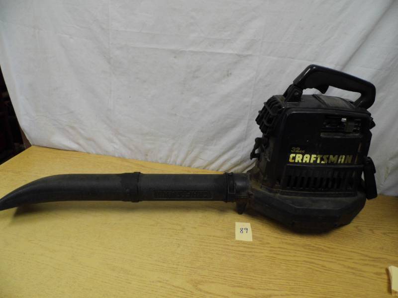 lot 89 image: Craftsman Blower