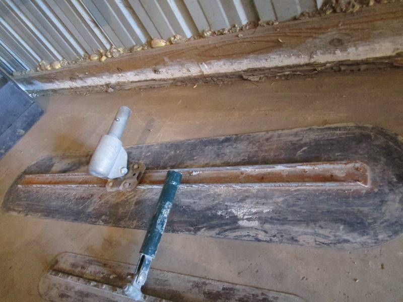 lot 51 image: (2) Concrete Floats 12x5 & 30x5