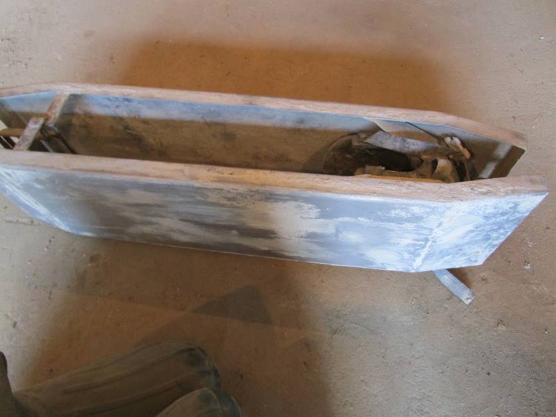 lot 62 image: Concrete Walking Floats & Overshoes