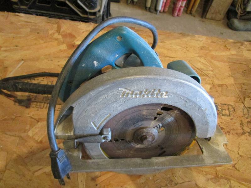 lot 86 image: Makita & Tool Shop Circular Saw