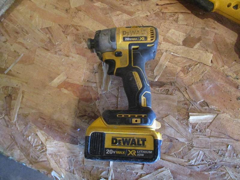 lot 90 image: DeWalt 20v Impact Driver & 14.4v Drill
