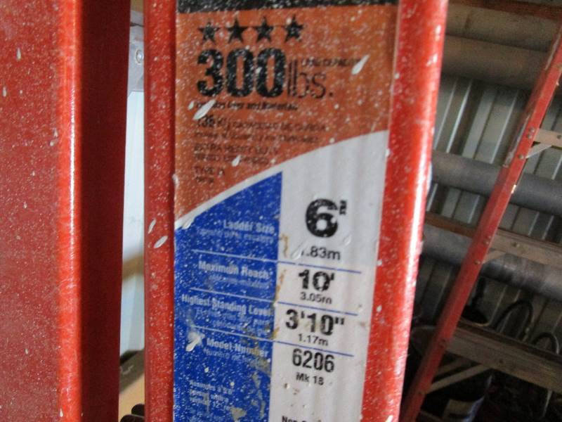 lot 92 image: Werner 6 Fiberglass Step Ladder