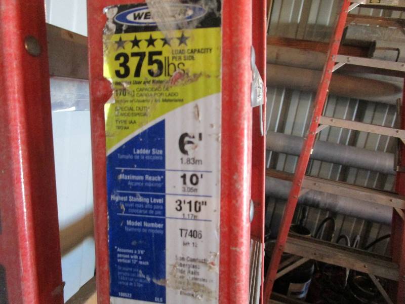 lot 93 image: Werner 6 Fiberglass Step Ladder