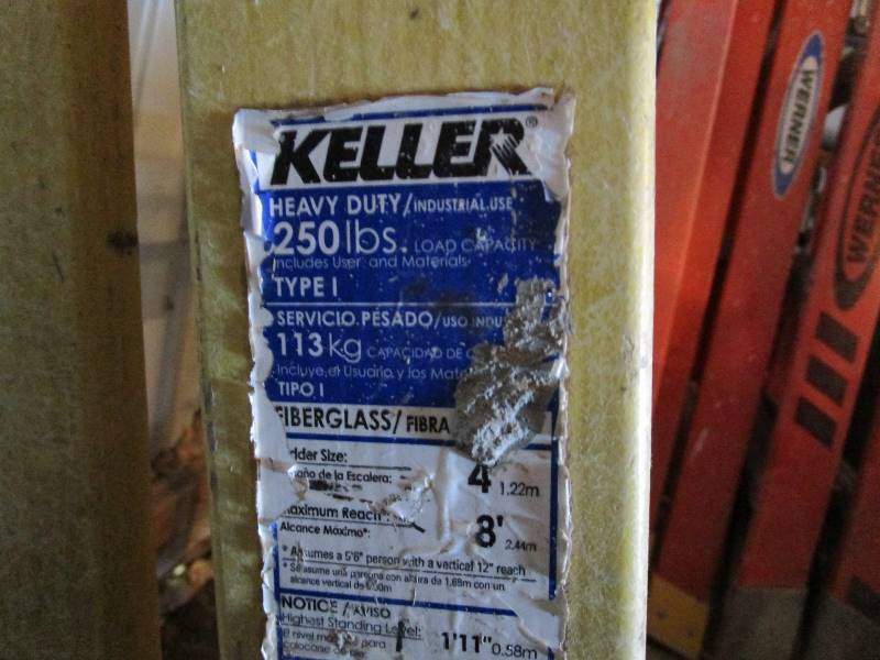 lot 94 image: Keller 4 Fiberglass Step Ladder