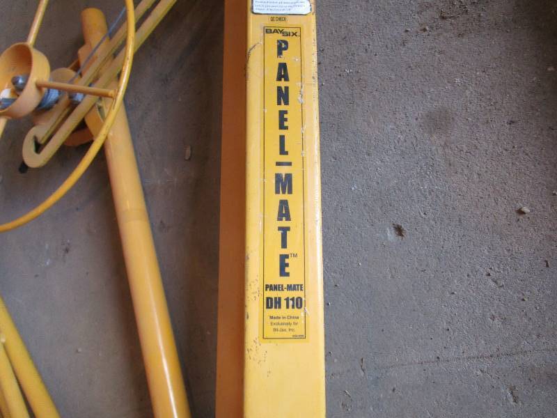 lot 99 image: Panel Mate Panel Jack