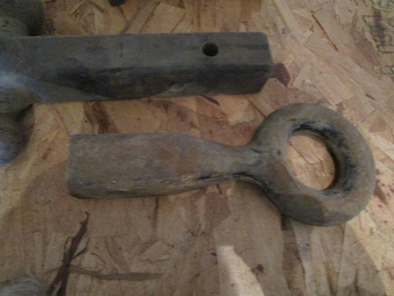 lot 126 image: Receiver Hitches