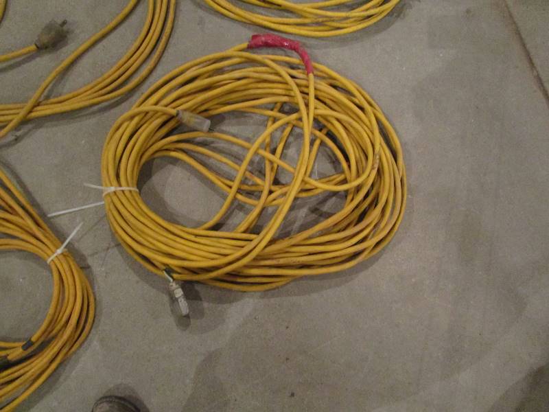 lot 164 image: (5) Extension Chords