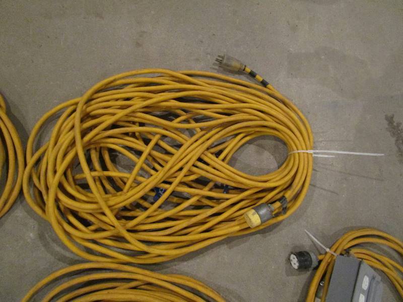 lot 165 image: (5) Extension Chords