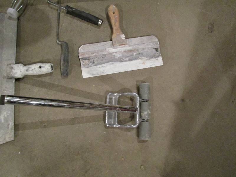 lot 185 image: Lot of Painting & Taping Supplies