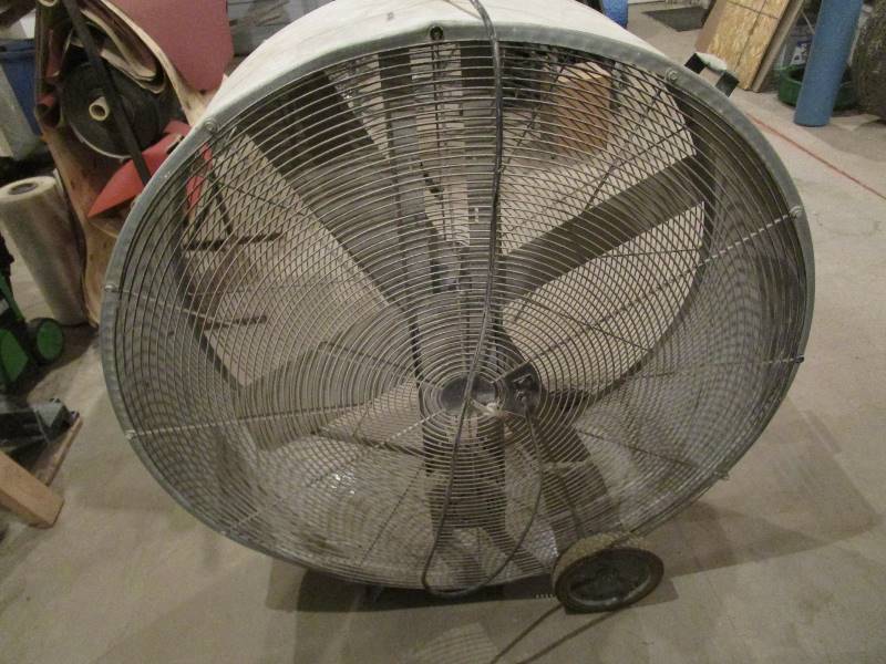 lot 10 image: Maxair 42 Fan