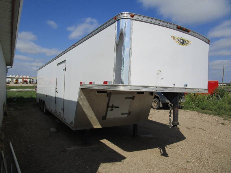 lot 2 image: 2003 H&H 35 Trailer