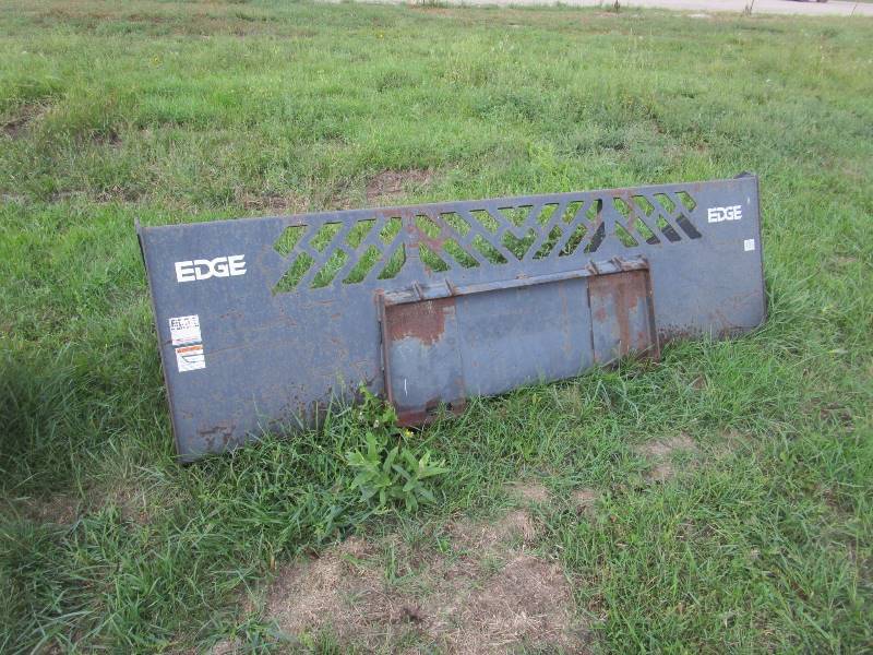 lot 4 image: Edge 8 Snow Bucket